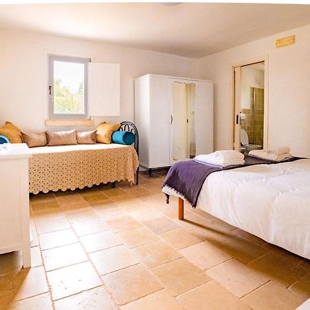 Terra Sessana Ville E Trullo Con Piscina Privata オストゥーニ エクステリア 写真