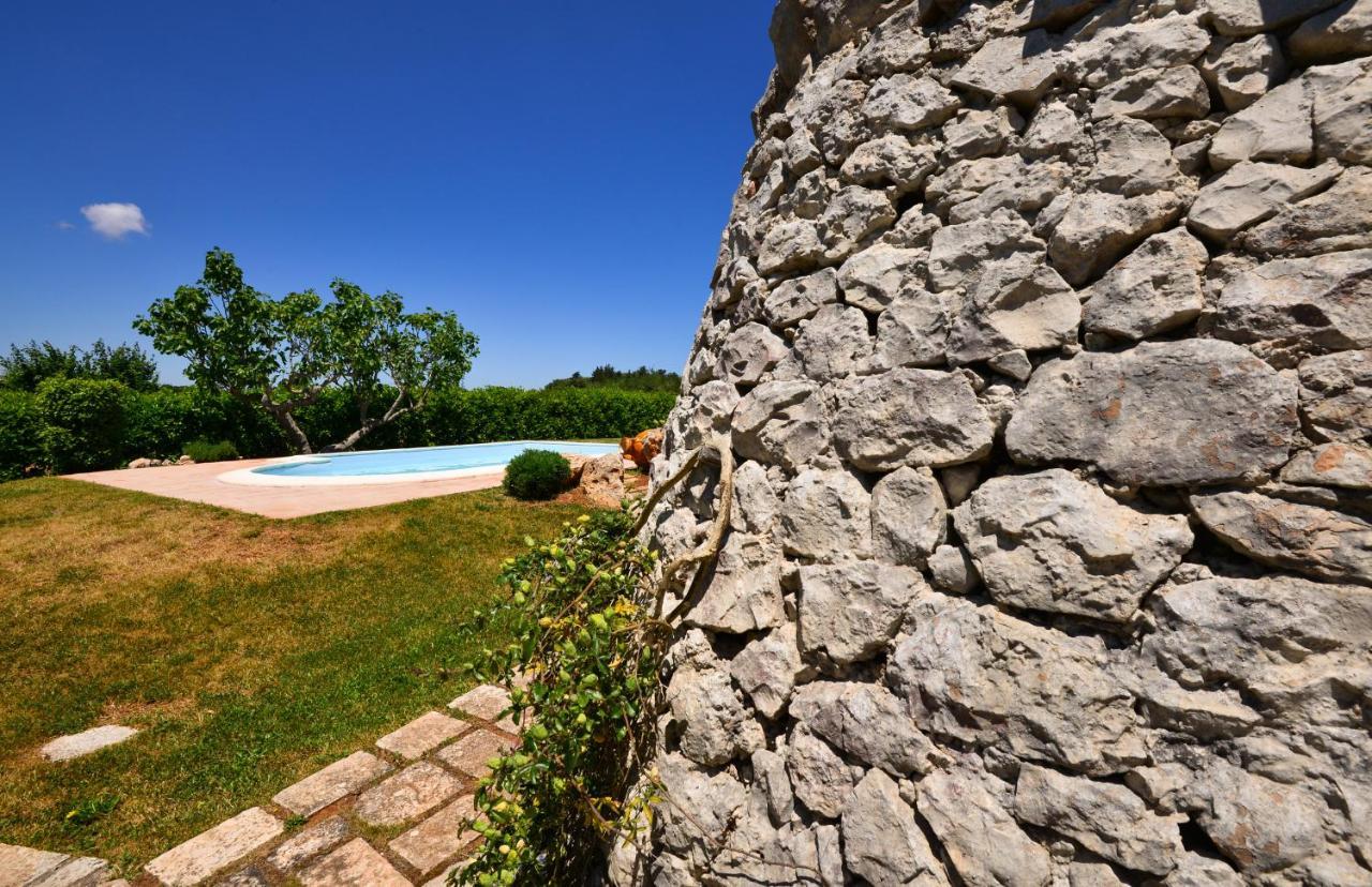 Terra Sessana Ville E Trullo Con Piscina Privata オストゥーニ エクステリア 写真