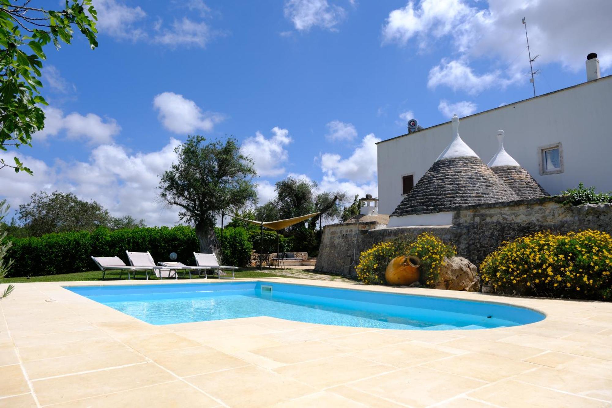 Terra Sessana Ville E Trullo Con Piscina Privata オストゥーニ エクステリア 写真