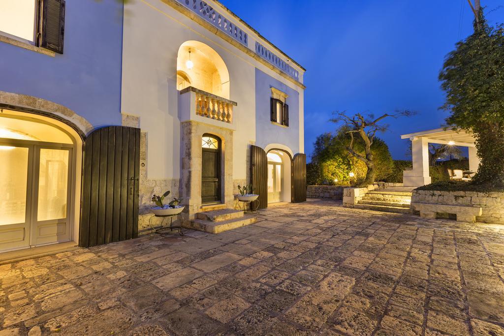 Terra Sessana Ville E Trullo Con Piscina Privata オストゥーニ エクステリア 写真