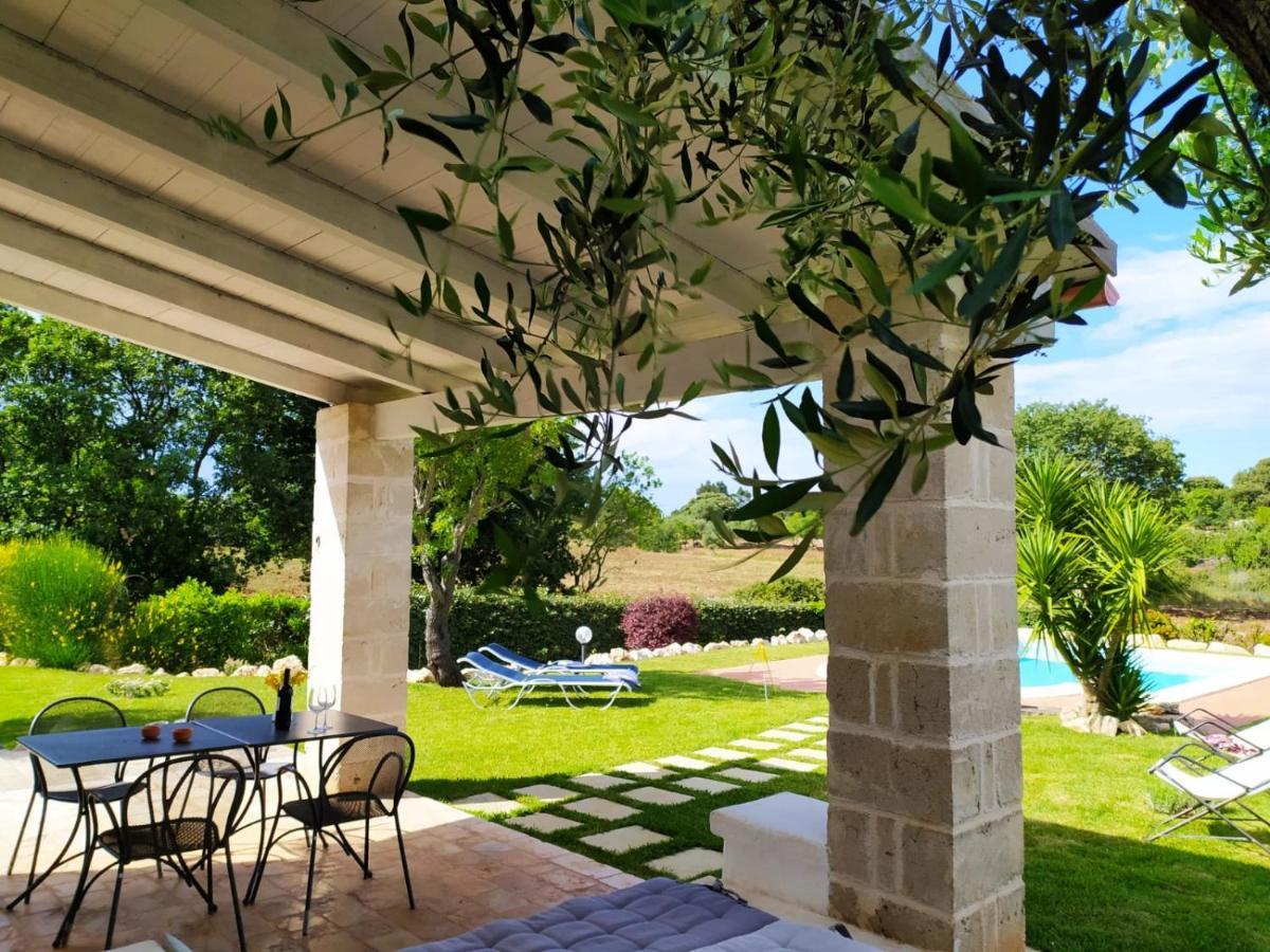 Terra Sessana Ville E Trullo Con Piscina Privata オストゥーニ エクステリア 写真