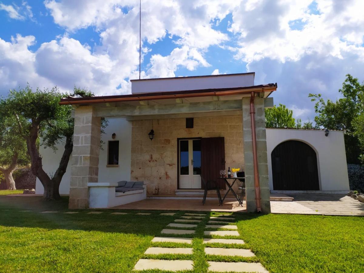 Terra Sessana Ville E Trullo Con Piscina Privata オストゥーニ エクステリア 写真